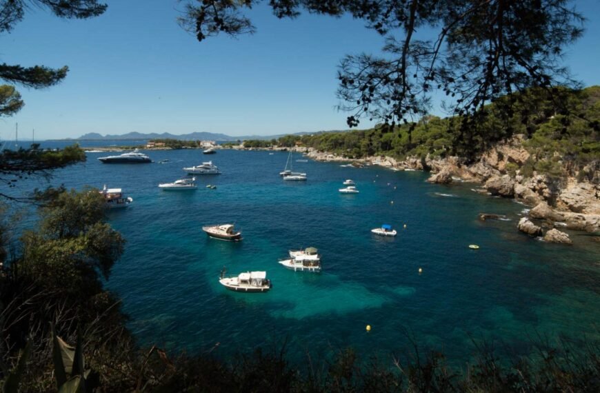 Antibes Unveiled: A Day Trip to the Jewel of Provence-Alpes-Côte d'Azur
