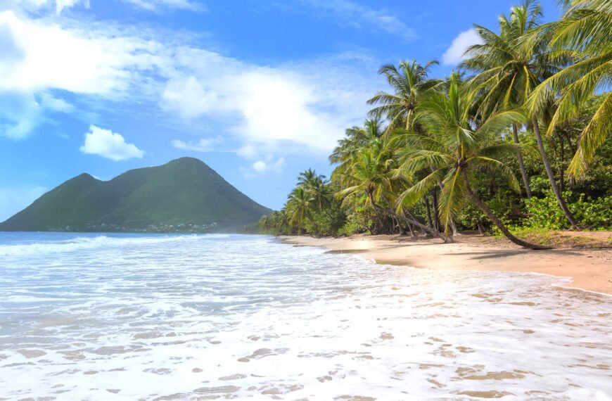 Discover the Enchanting Charms of Martinique: 10 Must-See Experiences!