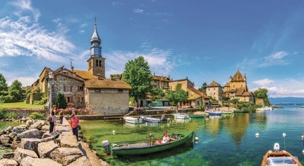 Discovering Sens: Unveiling a Charming Town with a Fascinating Past