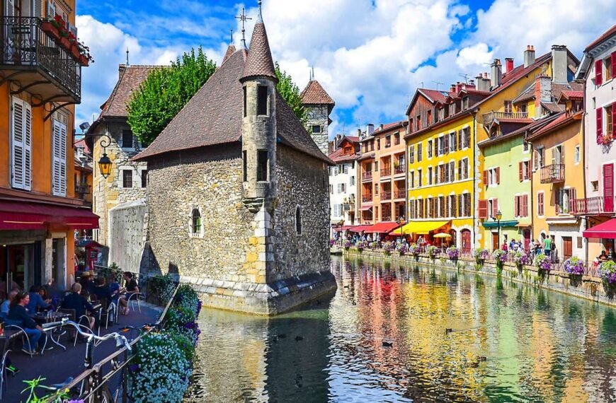 Exploring Annecy: Unveiling the Charms of Auvergne-Rhône-Alpes