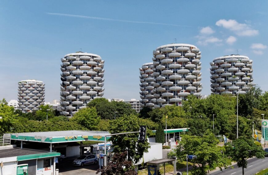 Exploring Créteil: Unveiling the Unique Architecture of the Choux de Créteil