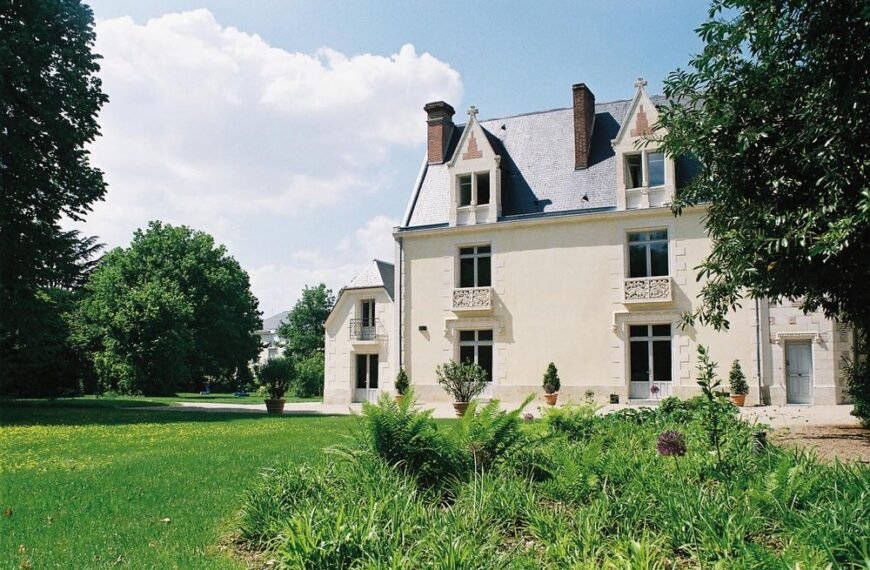 Exploring the Charms of Saint-Cyr-sur-Loire in Centre-Val de Loire