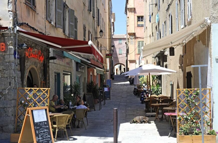 Exploring the Enchanting Town of Île-Rousse: A Hidden Gem in Corsica