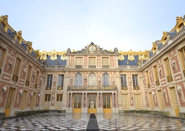 Versailles Unveiled: Exploring Grandeur and Opulence